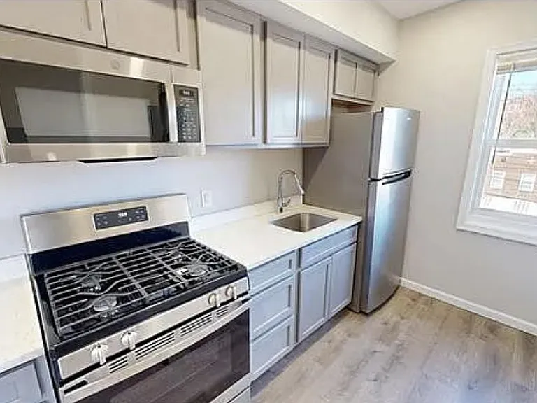 307 Division Ave NE #101 — Photo 9