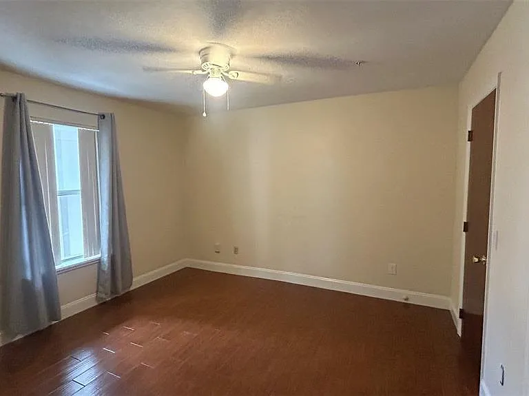 2360 SW Archer Rd #303 — Photo 4