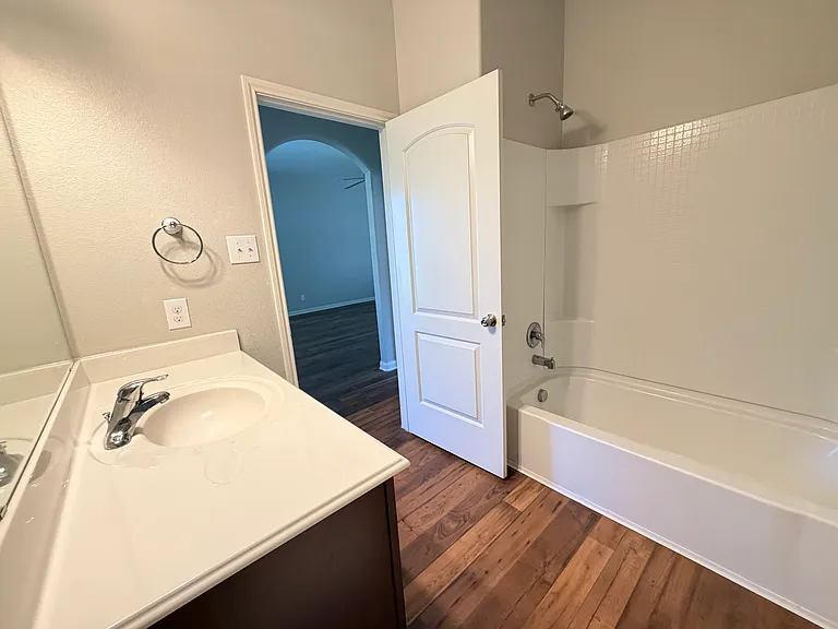 2134 Redbud Dr — Photo 18