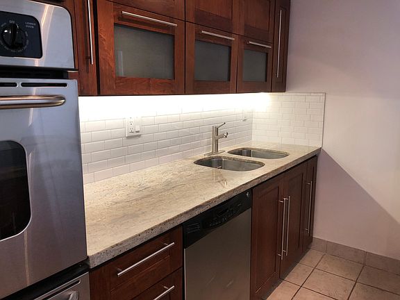 3rd image of 1035 West Ave Ph 5