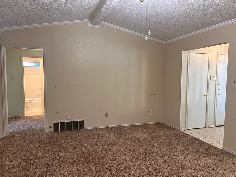 2206 93rd Pl — Photo 17