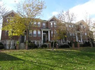 824 Shandrew Dr, Naperville, IL 60540