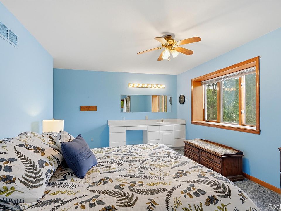 11034 Grand River Rd, photo 30