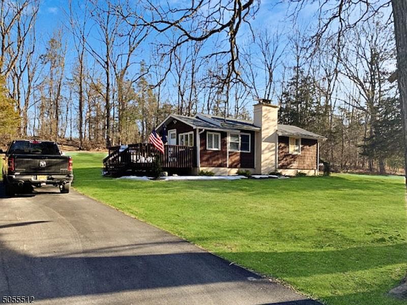 1st image of 919 W Walnut Dr