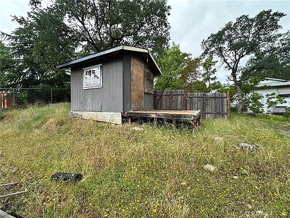 3rd image of 585 Lodgeview Dr #114