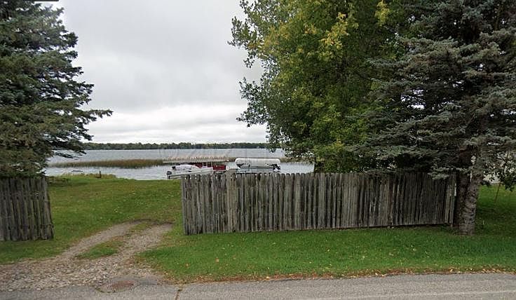 1st image of 516 Shorewood Dr