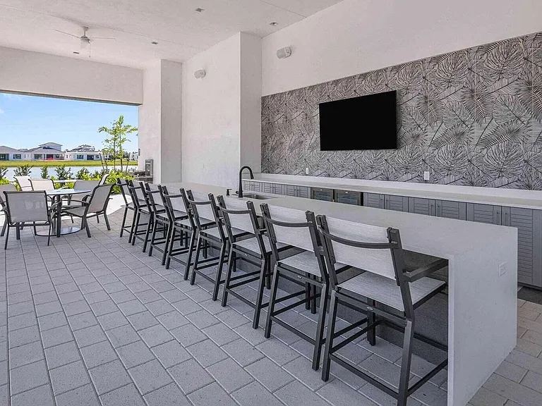 4823 Saint Armands Way — Photo 33