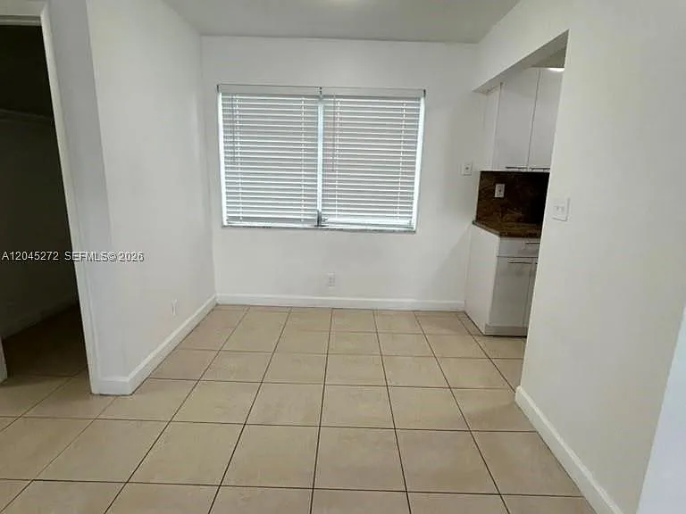 2435 Van Buren St #1B — Photo 2