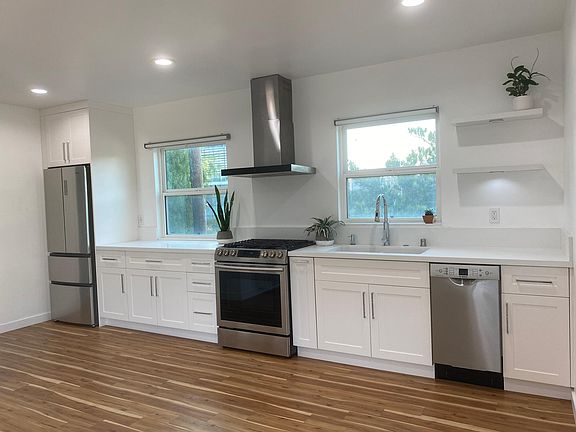 2nd image of 2948 Exposition Blvd #8