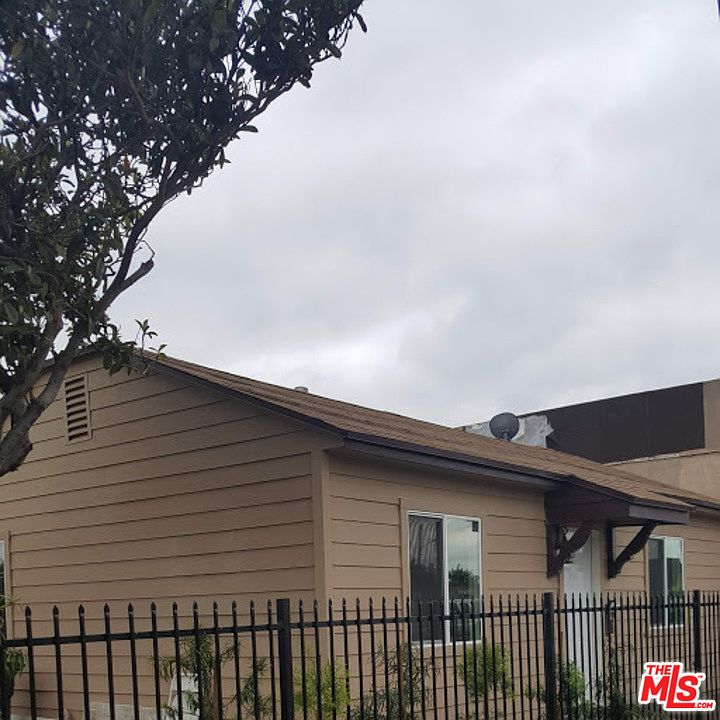 2nd image of 846 W 103rd St