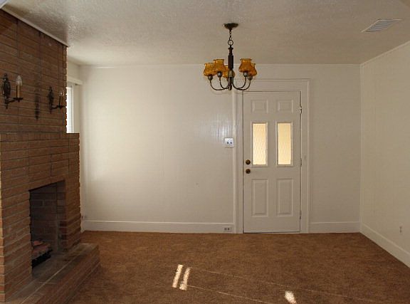 3rd image of 401 W Pine Ave