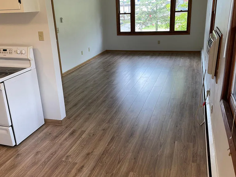 701 Pinecrest Dr #3 — Photo 4