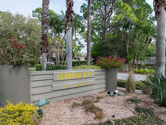 3rd image of 1111 N Bayshore Blvd APT C6