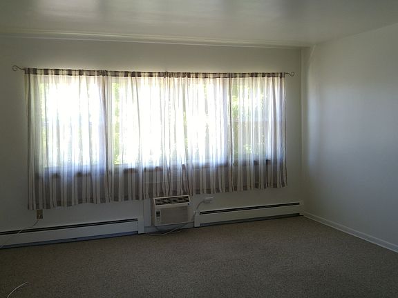 5th image of 10351 Canterbury St APT 1W