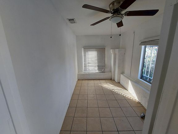 5th image of 1600 W 37th St