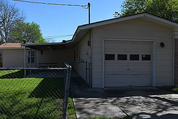 5103 Coral Mist St — Photo 3