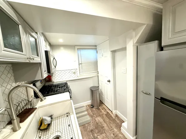 (undisclosed Address), Oceanside, NY 11572