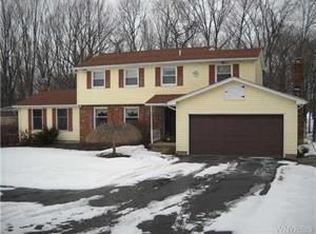 4272 Day Rd, Lockport, NY 14094
