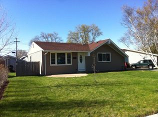 127 Del Rio Rd, Carpentersville, IL 60110