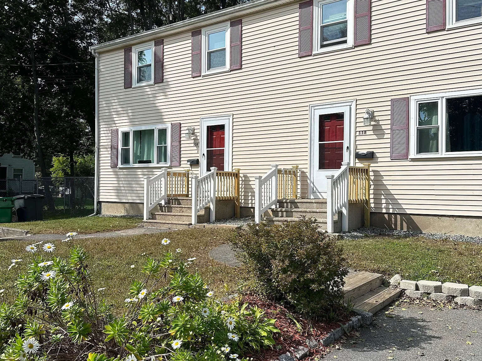 3 bed, 1.5 bath, 1200 sqft, $3,400 — Photo 1
