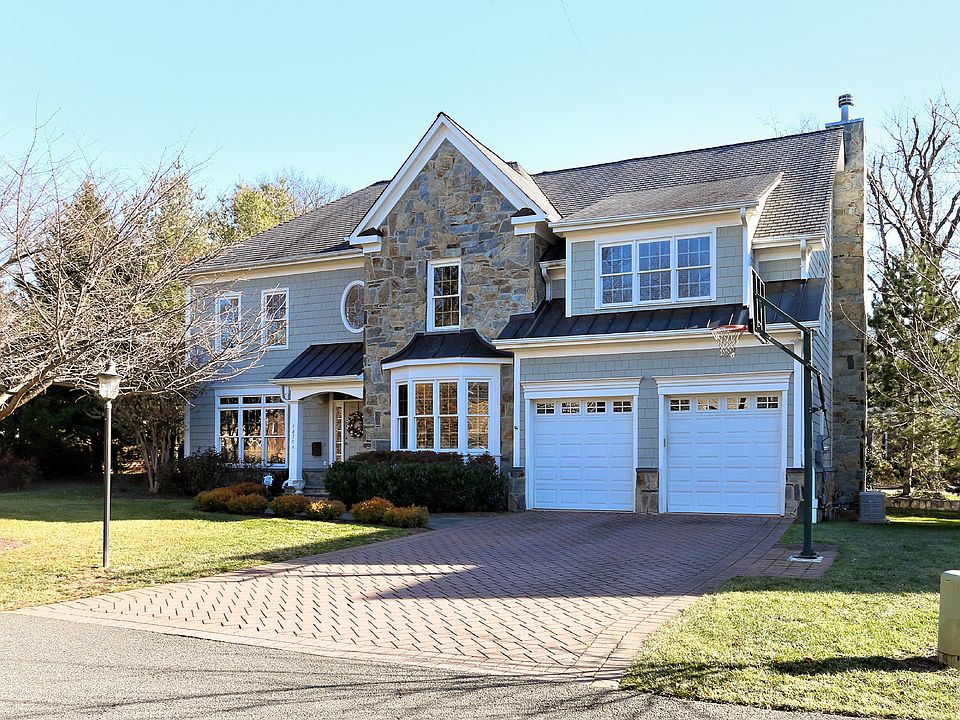 1st image of 4870-A Old Dominion Dr
