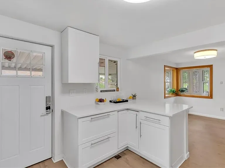 9830 Don Dr — Photo 4