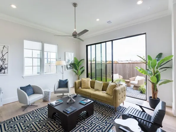 1006 Golden Nectar Ln, Houston, TX 77008