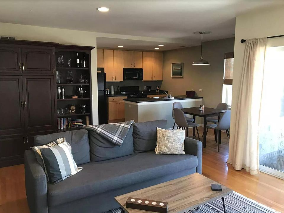 1st image of 1601 N Paulina St APT 3B