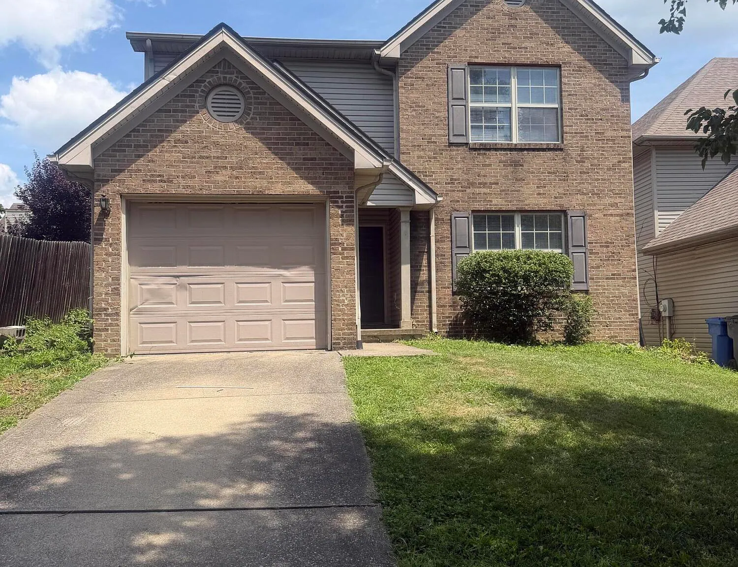 3 bed, 2.5 bath, 1699 sqft, $1,895 — Photo 2
