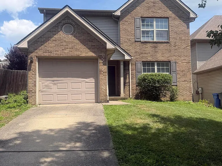 541 Lidian Ct — Photo 2