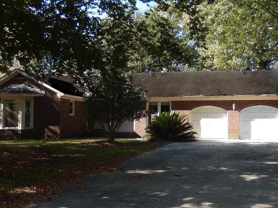 1st image of 220 Bramblewood Dr