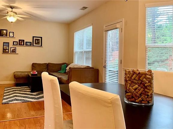 3rd image of 248 Parc View Ln