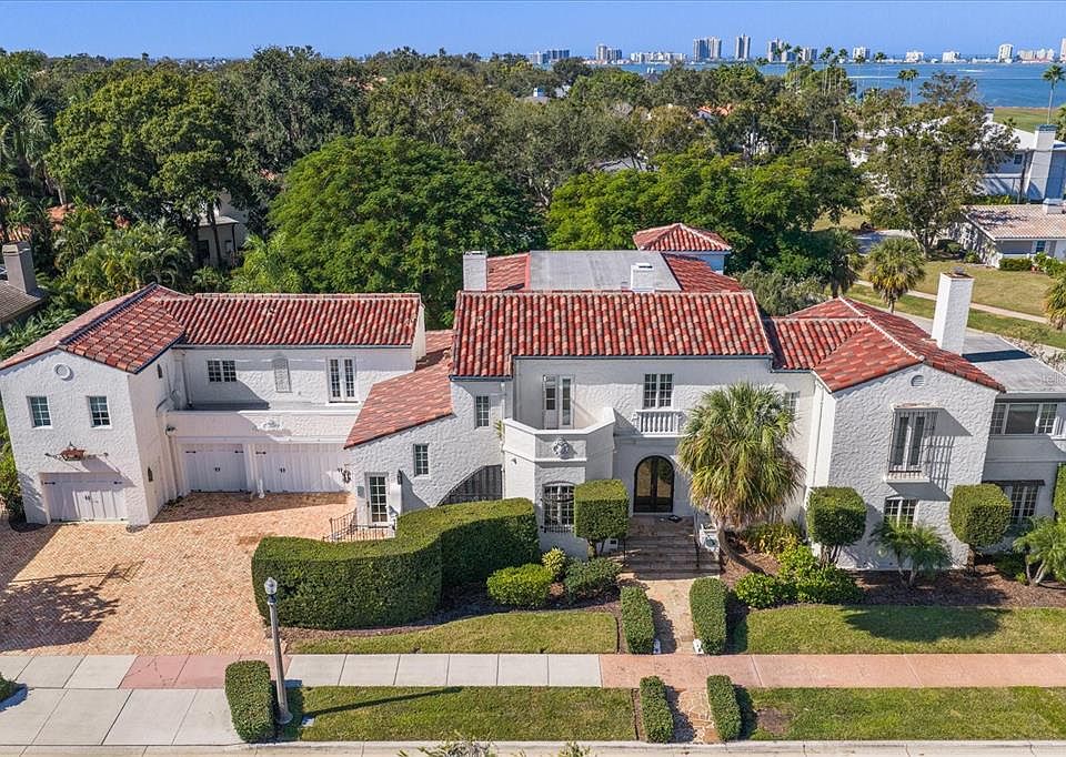 1st image of 1102 Palm View Ave
