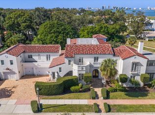 1102 Palm View Ave, Belleair, FL 33756