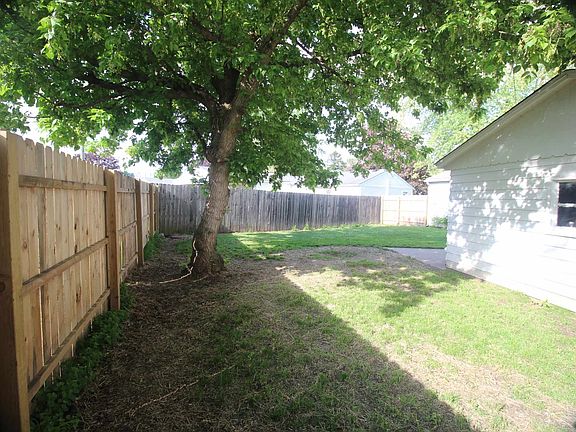 5th image of 1220 Southlea Dr
