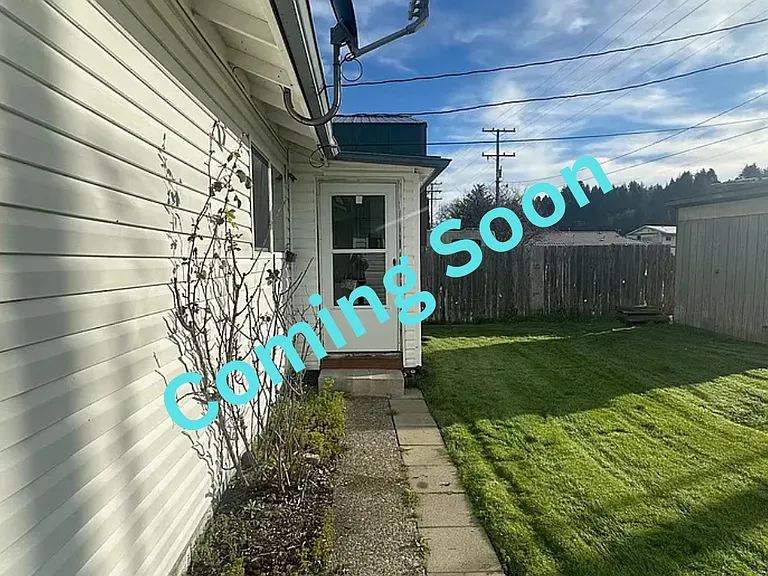 962 Laurel Ave — Photo 1