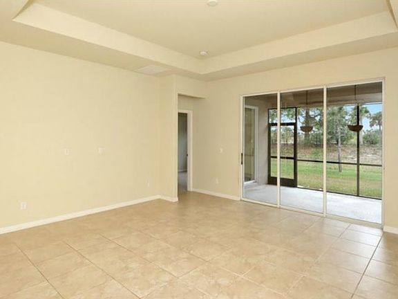 5th image of 11747 Breadfruit Ln