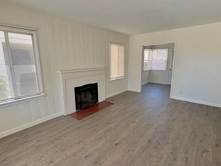 4134 1/2-3/4 Manhattan Beach Blvd — Photo 1