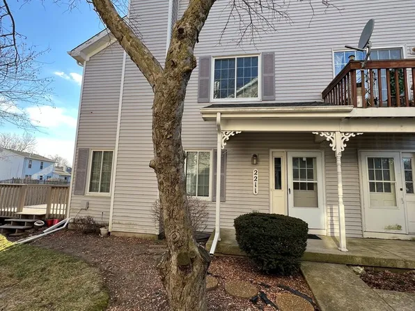 2211 Colorado Ave #3, Elgin, IL 60123