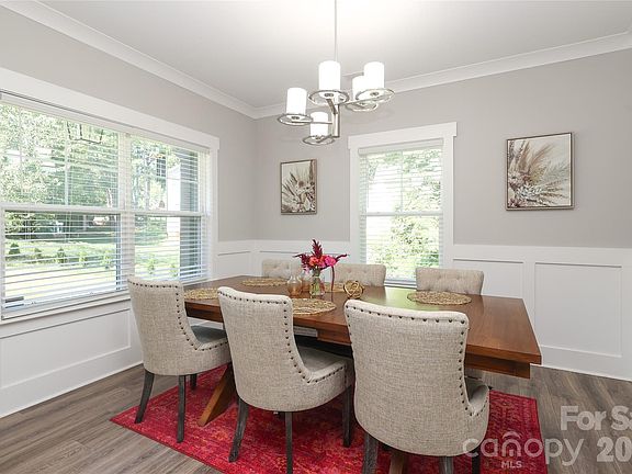 4th image of 10105 Greenwood Ct