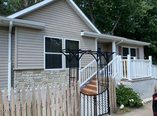 216 Holiday Park Vlg, Jamestown, ND 58401