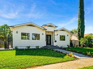 19148 Oxnard St, Tarzana, CA 91356