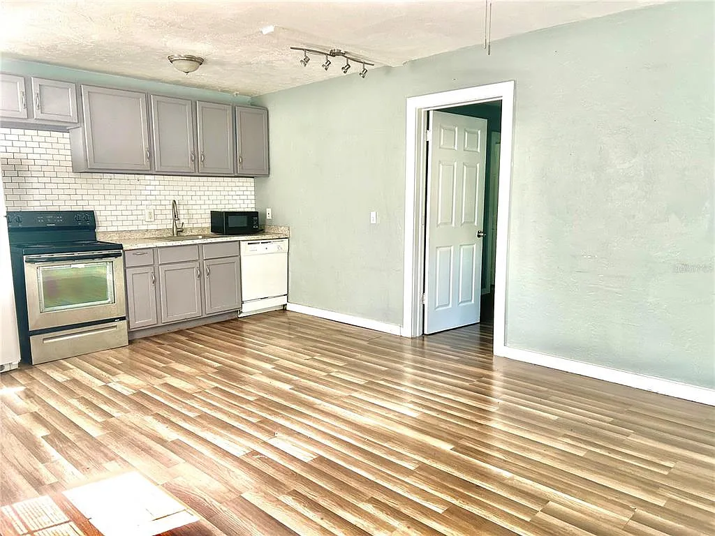 1 bed, 1.0 bath, 500 sqft, $1,150 — Photo 3