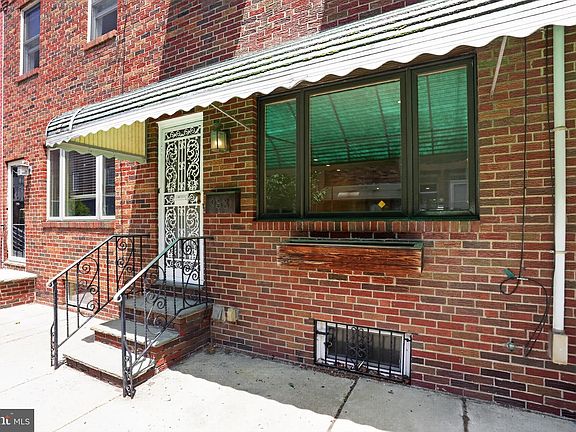 3rd image of 933 Fernon St