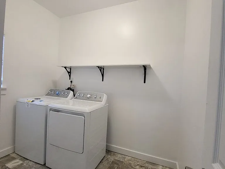 683 Bryden Ave — Photo 12