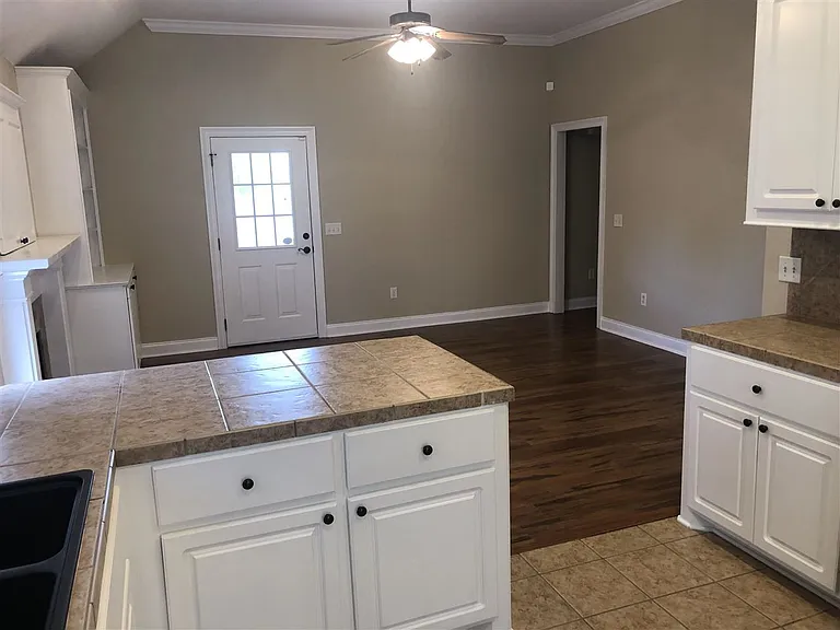 261 Jacks Pl — Photo 3