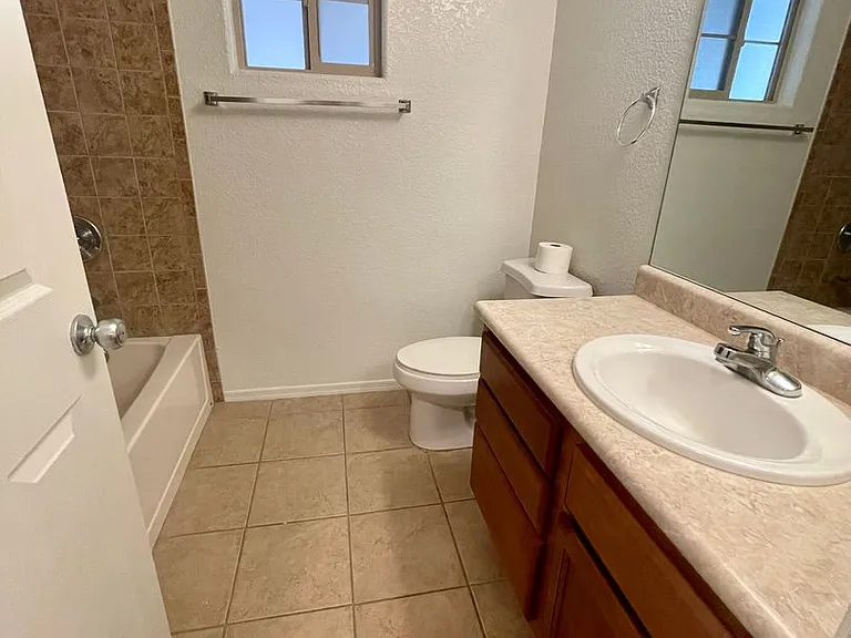 11628 E 27th Pl — Photo 13