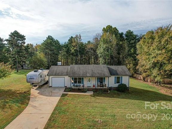 2nd image of 165 Parkland Dr
