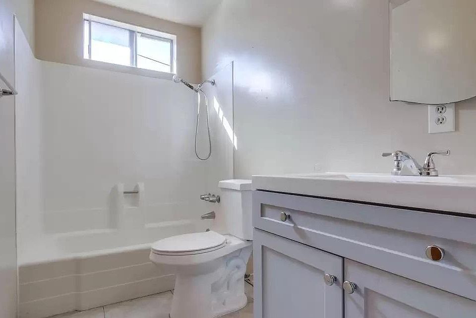 2nd image of 101 Kinross Dr APT 26