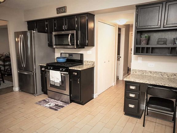 5th image of 1796 Barnhill Dr